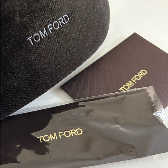 Tom Ford velvet case - Picture 2 of 10